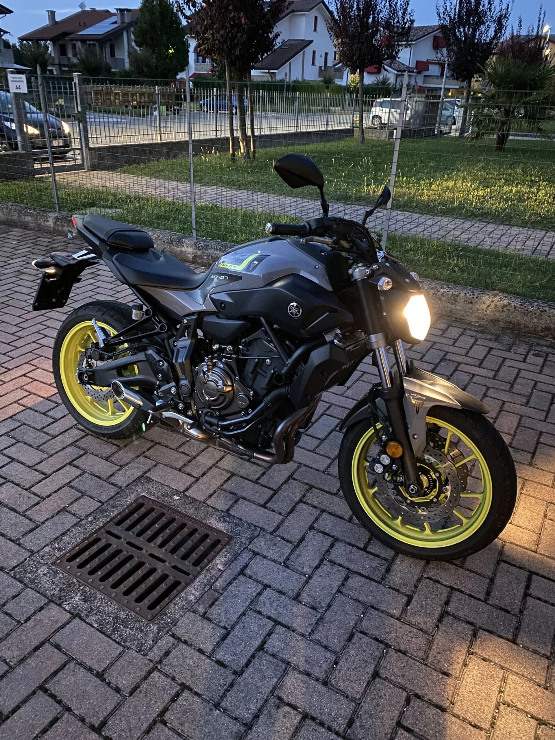 Moto in notturna